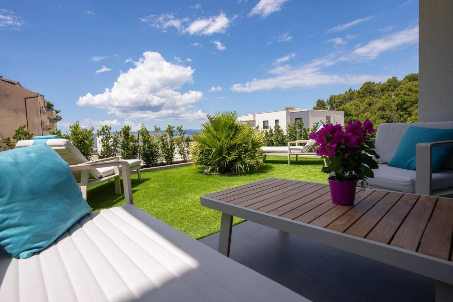 Apartmani Lara Baška Voda Kültér fotó