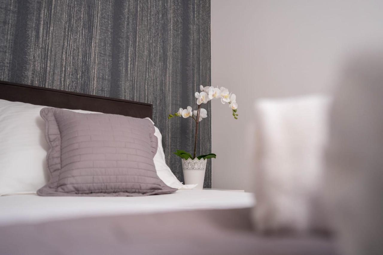Apartmani Lara Baška Voda Kültér fotó