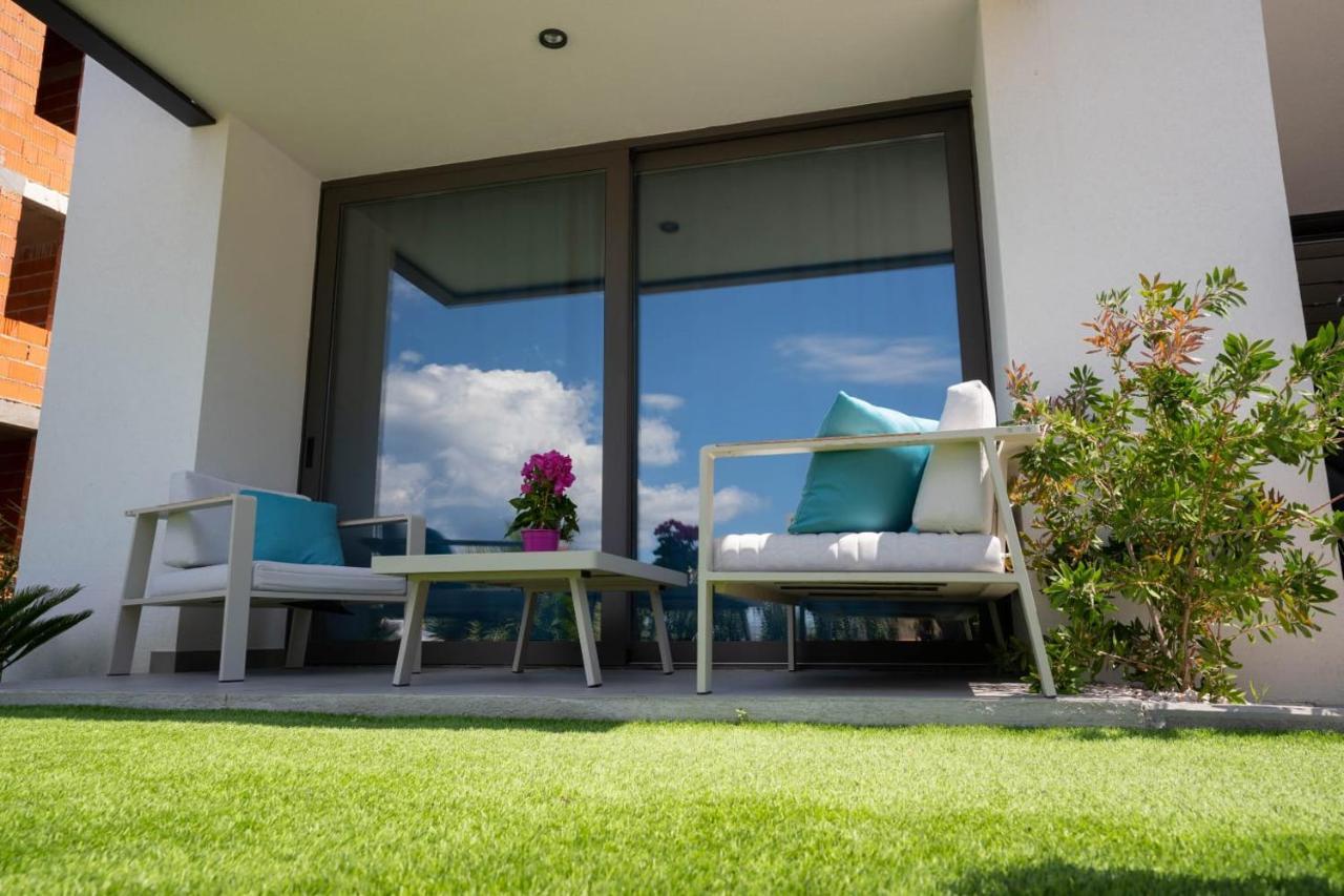 Apartmani Lara Baška Voda Kültér fotó